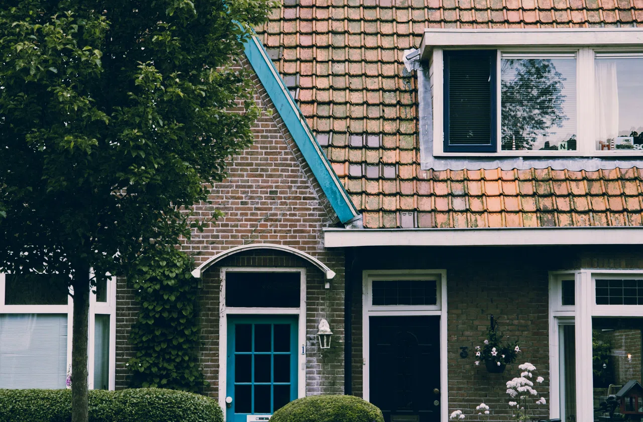Gevelreiniging in Maasbracht voor een verzorgde, sterke gevel.
